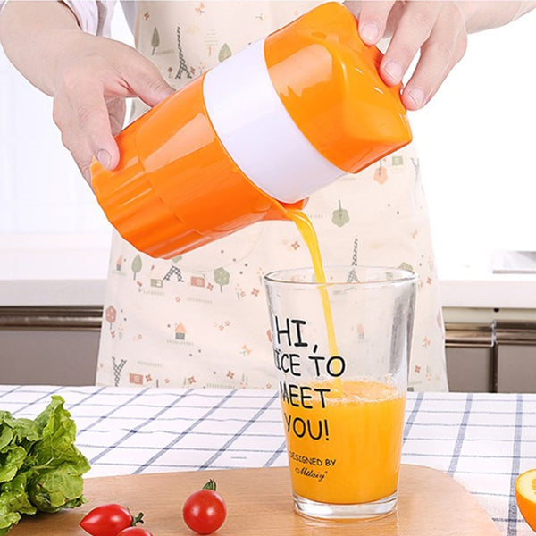 300ML Citrus Squeezer for Fruit Squeezer Original Juice Portable Home Kitchen Fruit Juicer